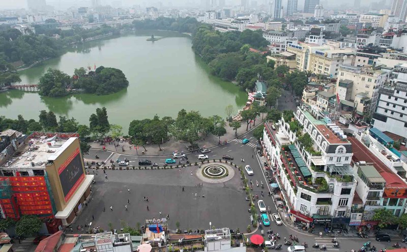 Hoan Kiem Lake, Hanoi, August 2025. Photo: Song Huu