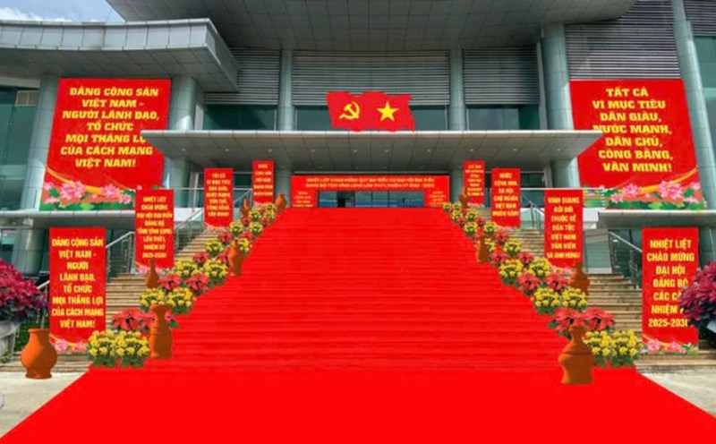 Decorative work to prepare for cultural and artistic programs to welcome the Provincial Party Congress. Photo: Department of Culture, Sports and Tourism of Vinh Long