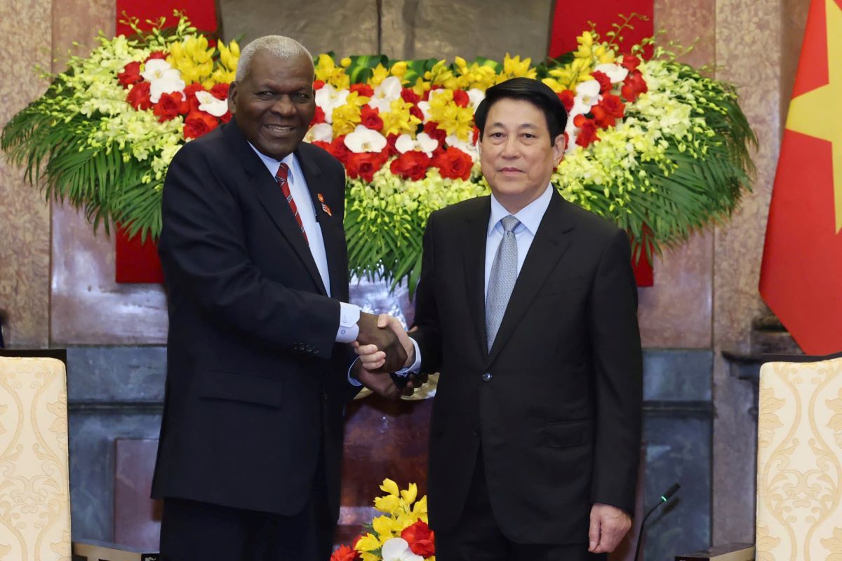 President of the Cuban National Assembly Esteban Lazo Hernandez met with Politburo member and President Luong Cuong. Photo: Hai Nguyen