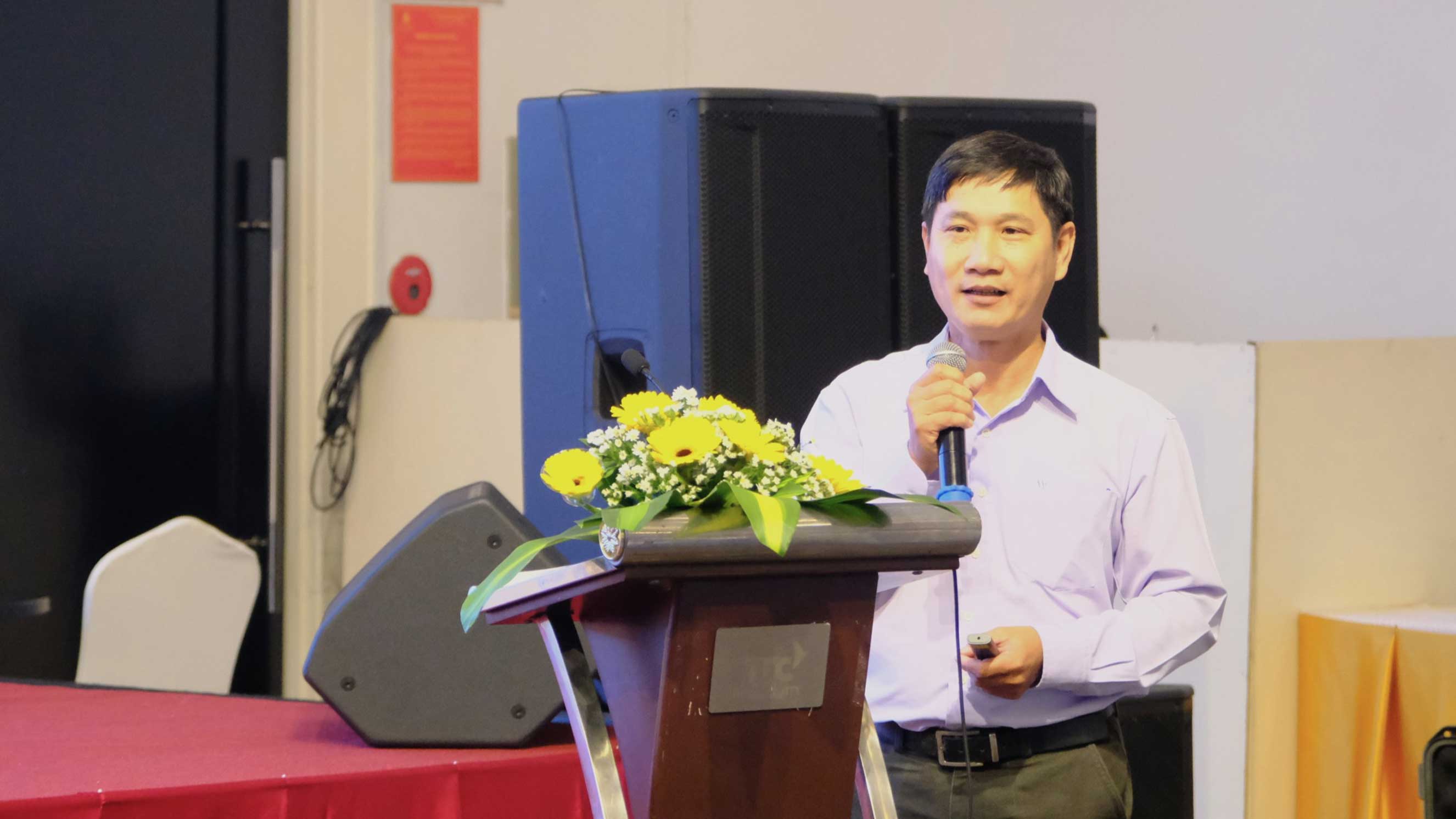 Tien si Nguyen Thanh Tam chia se cac giai phap cong nghe trong chuyen doi xanh. Anh: My Ly