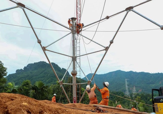 Dự án 500kV Lào Cai - Vĩnh Yên hướng đến đóng điện trong tháng 9.2025