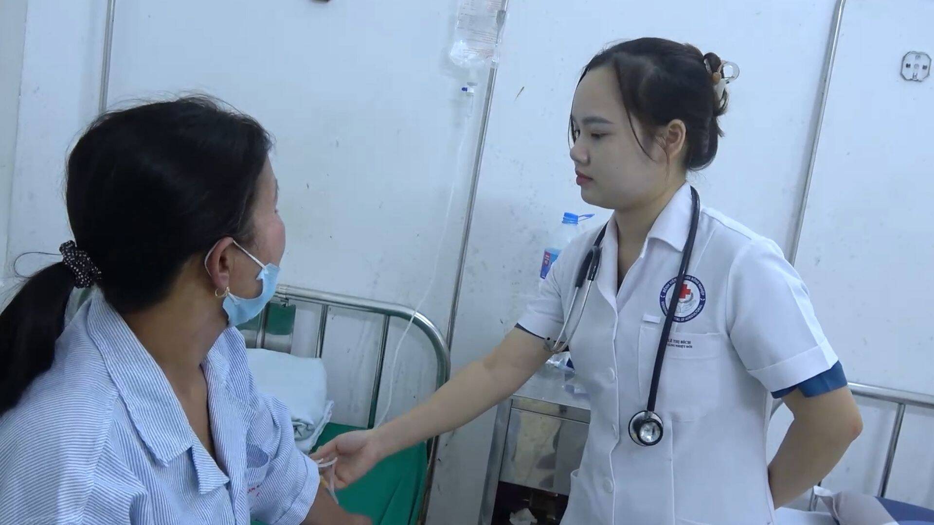 Dengue fever spreads with 8 outbreaks, doctors warn of serious complications of the disease