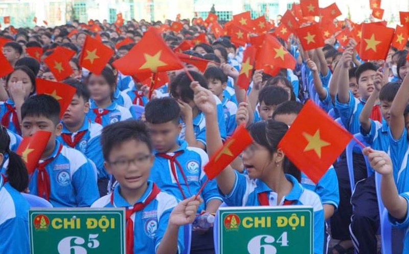 Students of Binh Tri Dong B Secondary School were radiant on the opening day of the 2024-2025 school year. Photo: Chan Phuc