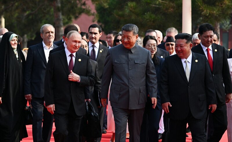 The three leaders of Russia, China and North Korea discussed before the parade on September 3, 2025 in Beijing (China). Photo: AFP