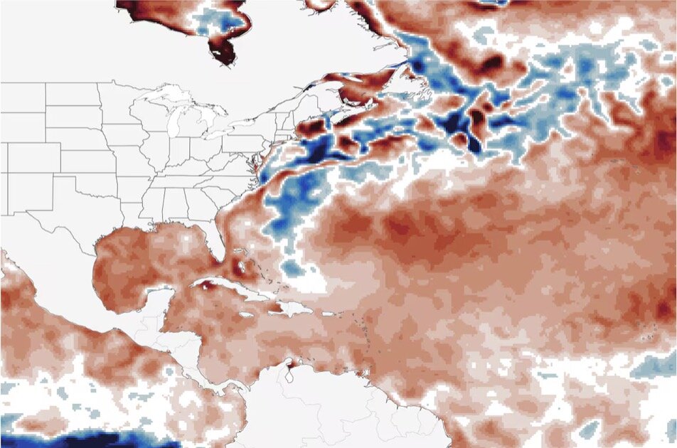 Nhiet do Dai Tay Duong cao hon muc trung binh khi mua bao dang vao giai doan dinh diem. Anh: NOAA