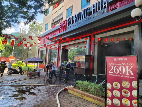 Nha hang noi xay ra chay. Anh: Minh Hanh