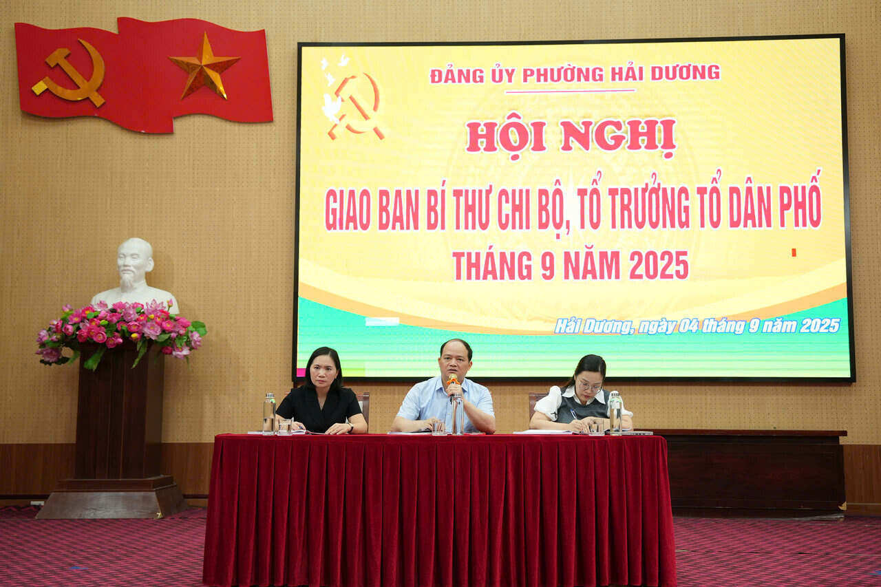Phuong Hai Duong, TP Hai Phong to chuc Hoi nghi giao ban Bi thu Chi bo, To truong To dan pho thang 9. Anh: Mai Huong