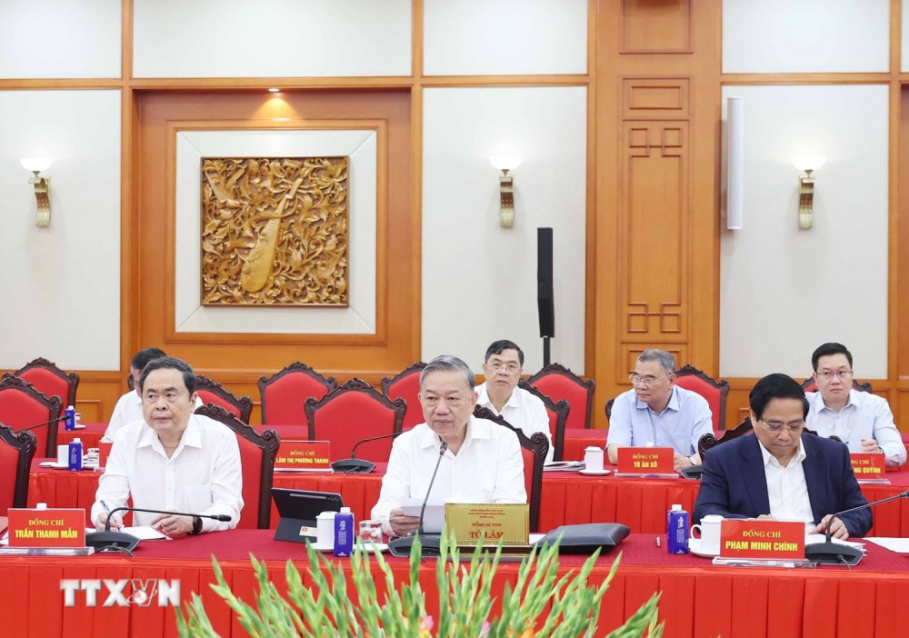 General Secretary To Lam chaired a Politburo meeting with the Standing Committee of the Party Committee of the Fatherland Front and Central organizations. Photo: Thong Nhat/VNA