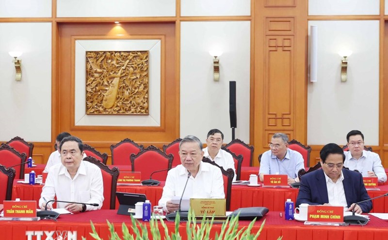General Secretary To Lam chaired a Politburo meeting with the Standing Committee of the Party Committee of the Fatherland Front and Central organizations. Photo: Thong Nhat/VNA