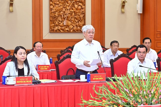  Dong chi Do Van Chien, Uy vien Bo Chinh tri, Bi thu Trung uong Dang, Bi thu Dang uy Mat tran To quoc, cac doan the Trung uong, Chu tich Uy ban Trung uong Mat tran To quoc Viet Nam phat bieu tai cuoc lam viec. Anh: Bao Nhan dan