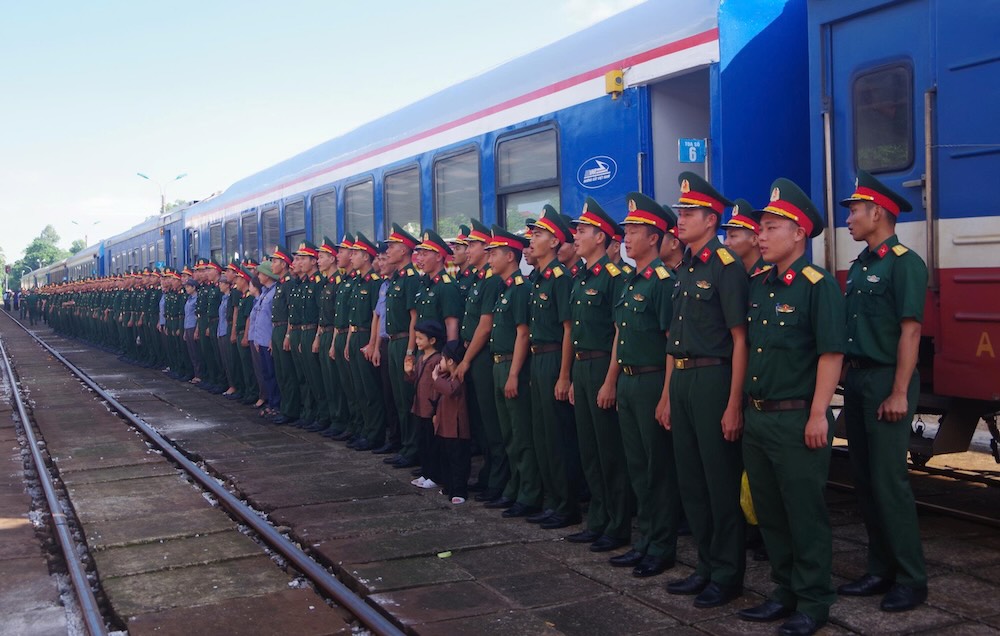 Welcoming and congratulating the A80 participating forces on their way back to the unit. Photo: Xuan Dien