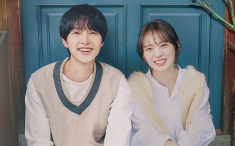 Song Joong Ki and Chun Woo Hee's look. Photo: Producer/VieOn