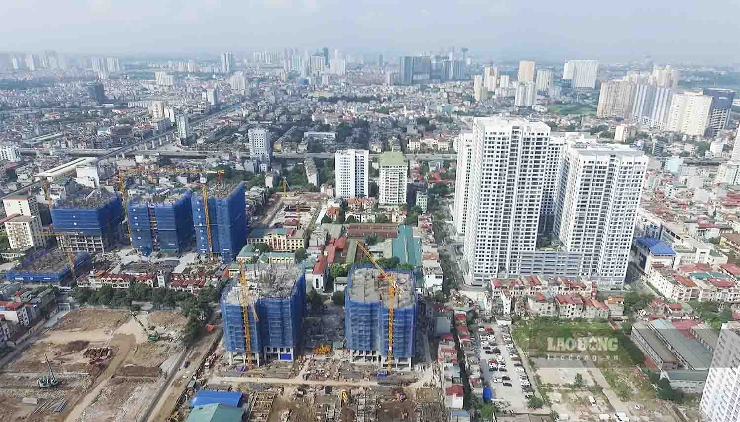 Traffic infrastructure in Hanoi is not yet up to date with the density and speed of construction. Photo: Nguyen Tung