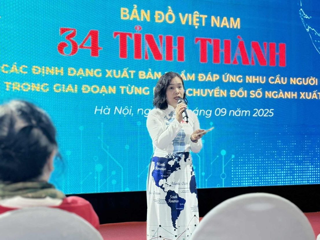 Chuyen gia Pham Lan Huong chia se tai toa dam. Anh: Nguyen Dat