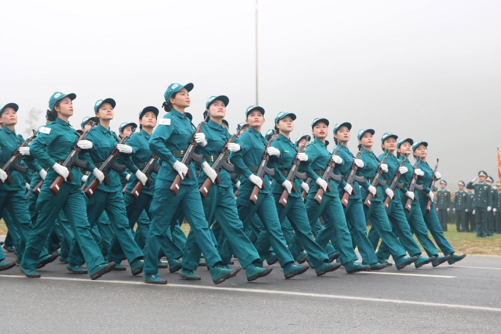 국방부는 민병대에 대한 조직 건설 병력 및 정책 체제에 대한 통합 문서를 발표했습니다. 사진: 아이반