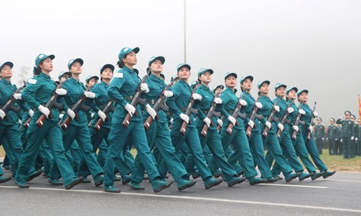 Bộ Quốc phòng đã ban hành văn bản hợp nhất về tổ chức xây dựng lực lượng và chế độ, chính sách đối với Dân quân tự vệ. Ảnh: Ái Vân