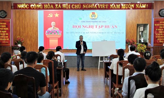 Đà Nẵng tập huấn AI cho hơn 100 cán bộ Công đoàn cơ sở. Ảnh: Trần Thi