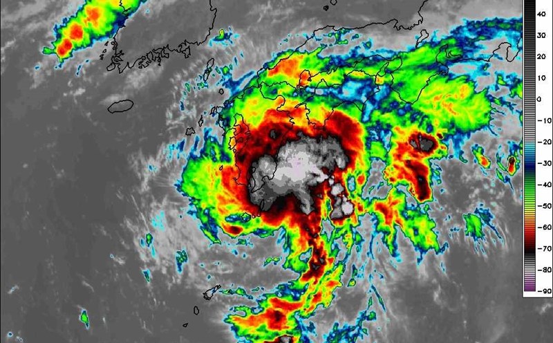 Typhoon Peipah is expected to bring heavy rains to Japan. Photo: Weathererds