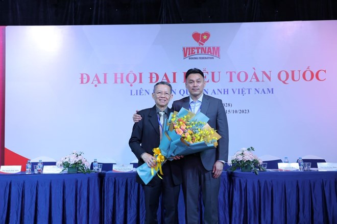 Luu Tu Bao 씨 - 호치민시 MMA 연맹(오른쪽)은 지난 기간 동안 베트남 복싱 연맹 활동에 모습을 드러내지 않았습니다. 사진: Thu Trang