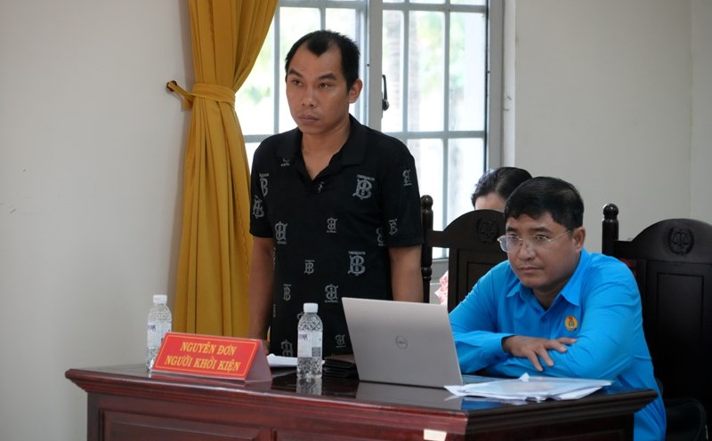 The union participated in protecting workers at the trial of disputes over work-related accidents. Photo: Thanh An