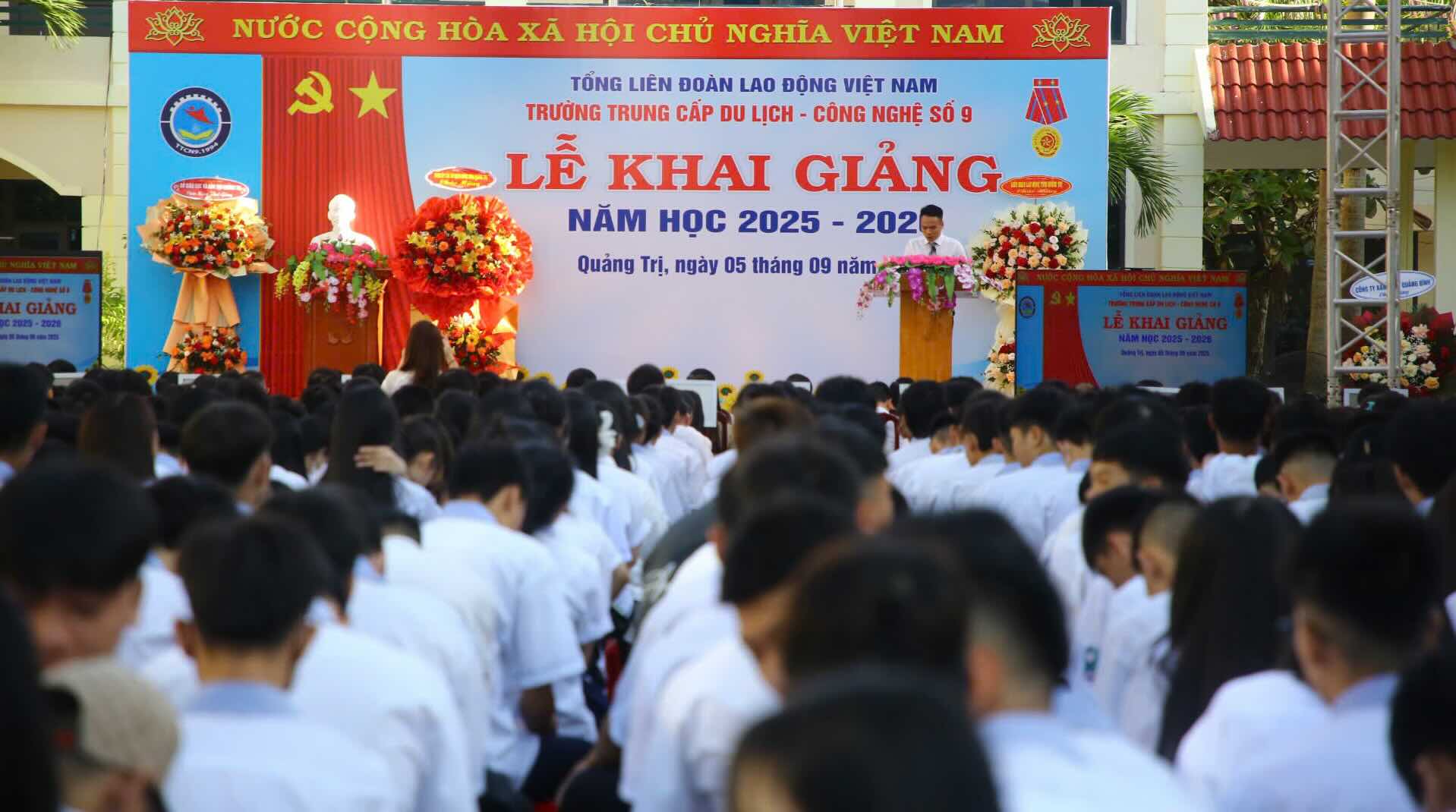 Truong Trung cap Du lich - Cong nghe so 9 khai giang nam hoc moi. Anh: Cong Sang