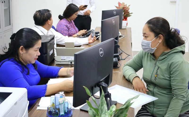 People come to ask for a criminal record in Can Tho City. Photo: Yen Phuong