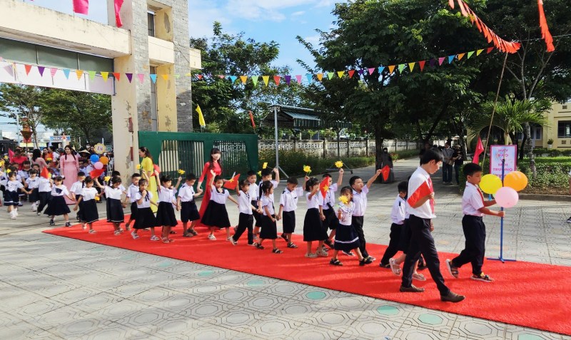 Hoc tro khoi lop 1, Truong Tieu hoc Nguyen Viet Xuan, phuong Quang Phu, Da Nang han hoan ngay khai giang nam hoc 2025 - 2026. Anh: Truong An