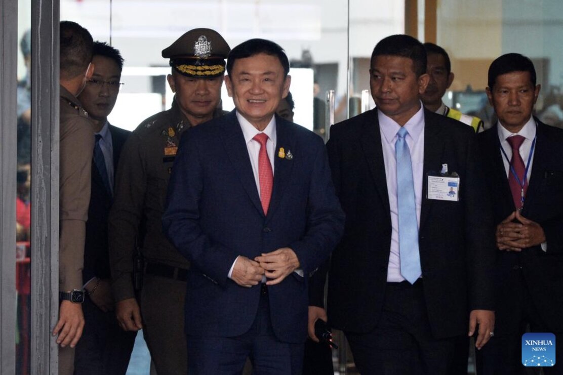 El ex primer ministro tailandes Thaksin Shinawatra en el aeropuerto internacional Don Mueang en Bangkok Tailandia el 22 de agosto de 2023. Foto: Xinhua