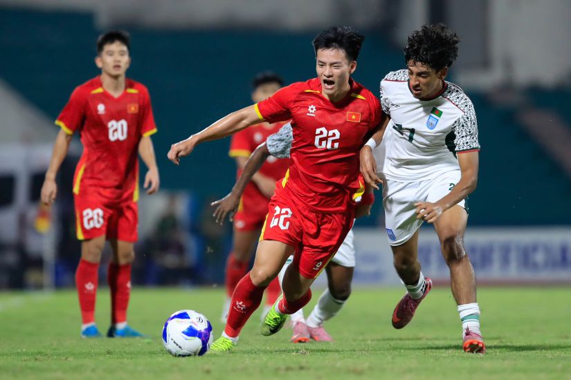 La sub-23 de Vietnam tiene una victoria que no es realmente convincente ante la sub-23 de Bangladesh. Foto: Minh Dan
