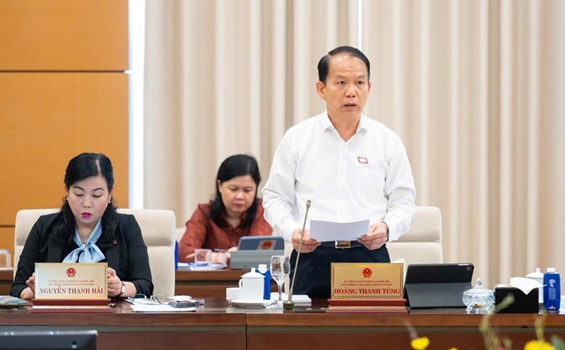 Chairman of the Law and Justice Committee Hoang Thanh Tung said that in 2025, violations were clarified and many officials under the management of the Politburo and the Secretariat in the work of preventing and combating corruption were handled. Photo: Quochoi.vn