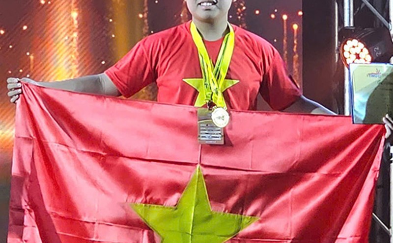 Student Doan Tuan Nghia, 6th grade student at Vo Thi Sau Secondary School, Le Thanh Nghi Ward (Hai Phong) won 2 consecutive gold medals at the International Mathematical Olympiad in 2025. Photo: Provided by the family