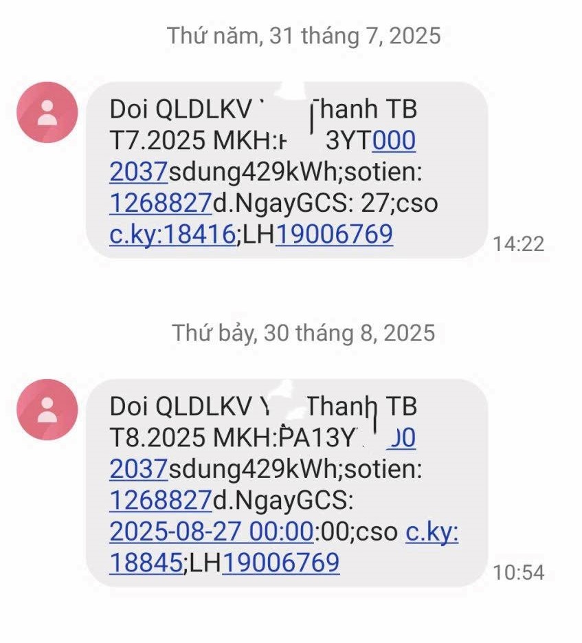 Nguoi dan Nghe An chia se hoa don tien dien cua 2 thang lien ke giong nhau 100%. Anh: Ngoc Anh