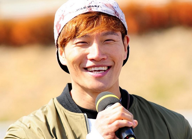 Ca sĩ Kim Jong Kook kết hôn ở tuổi 49. Ảnh: Running Man