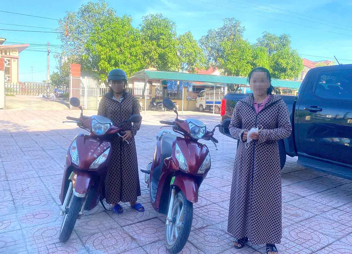 2 motos identiques donc une personne a confondu la moto de quelqu'un d'autre. Photo : Police de Ha Tinh.