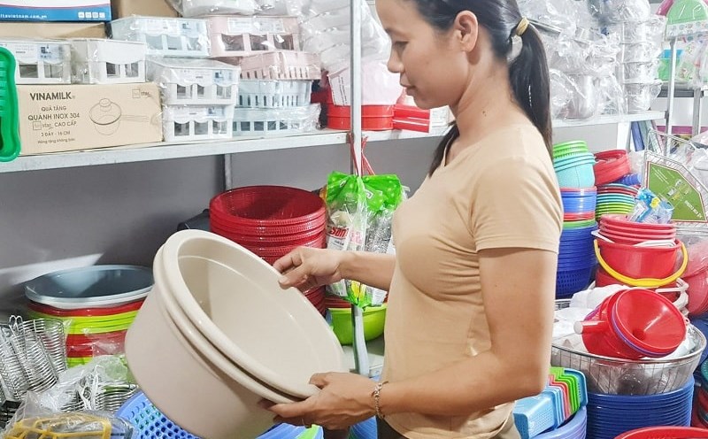 Business owners can choose the lowest social insurance contribution rate of 690,300 VND and the highest will be 13,806,000 VND. Photo: Minh Huong