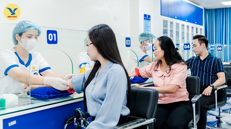 Tai MEDLATEC, the 555 ap dung mien phi kham va giam 15% voi gan 2.500 danh muc. Anh: MEDLATEC