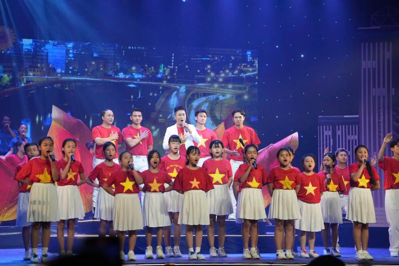 Anh: Nghe si cung cap.