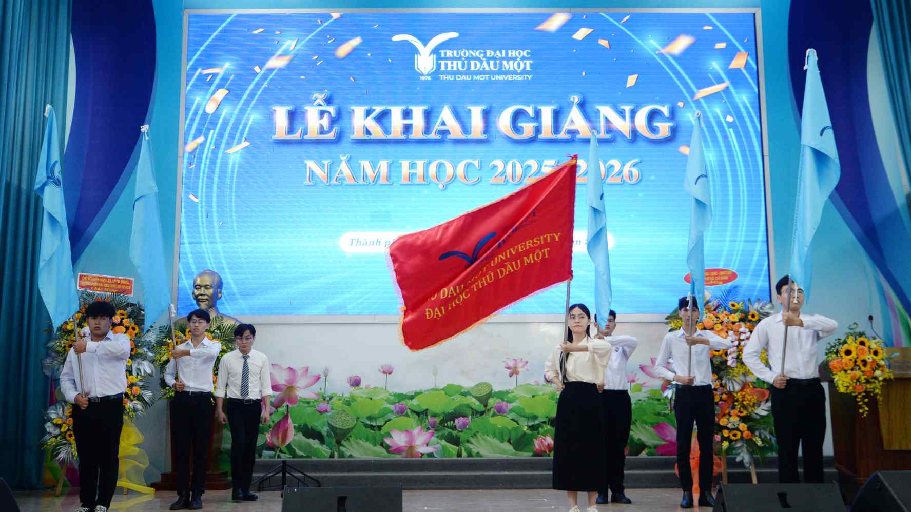 Nam hoc moi nha truong don them 