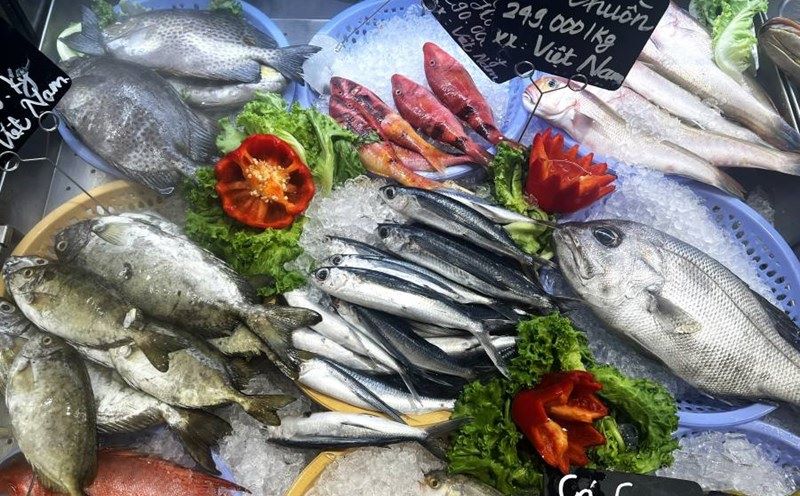 Fish is rich in collagen, which helps smooth the skin and reduce wrinkles. Photo: Thanh Thanh