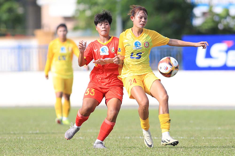 TPHCM I gap nhieu kho khan trong thoi gian dau tran. Anh: VFF