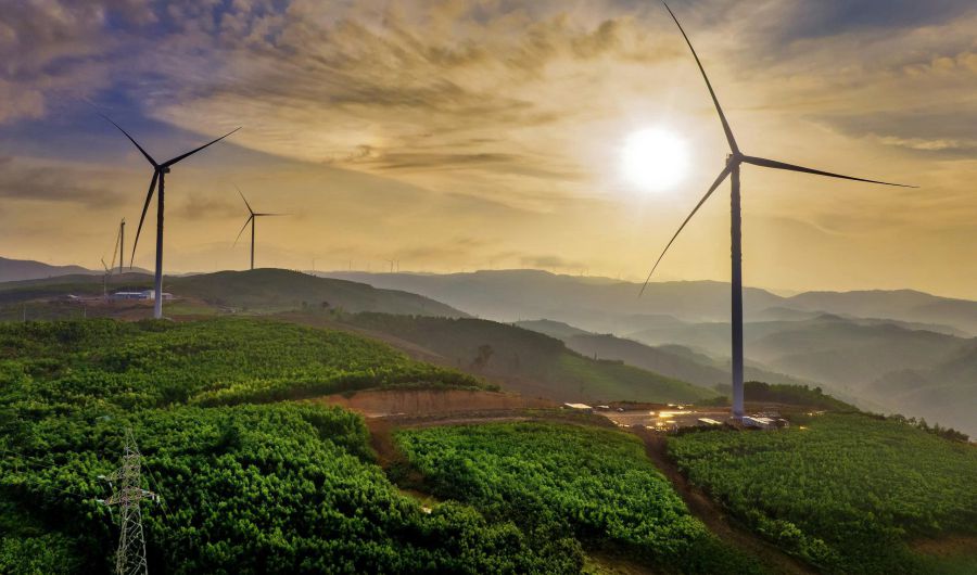 Le projet de centrale eolienne de Hai Anh (commune de Lao Bao province de Quang Tri) est officiellement entre en activite commerciale. Photo : Han Nguyen