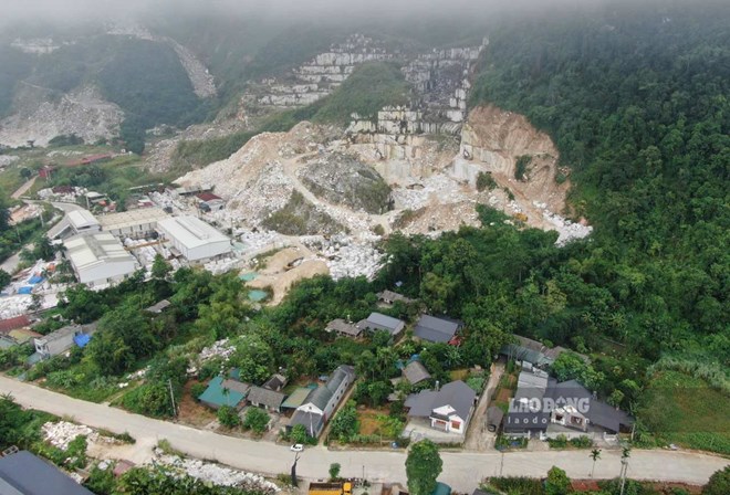 Người dân thấp thỏm sống dưới chân mỏ đá Đào Lâm