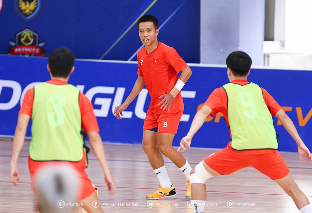 Chuyen tap huan se giup cac cau thu vua tro lai sau chan thuong lay lai cam giac. Anh: VFF