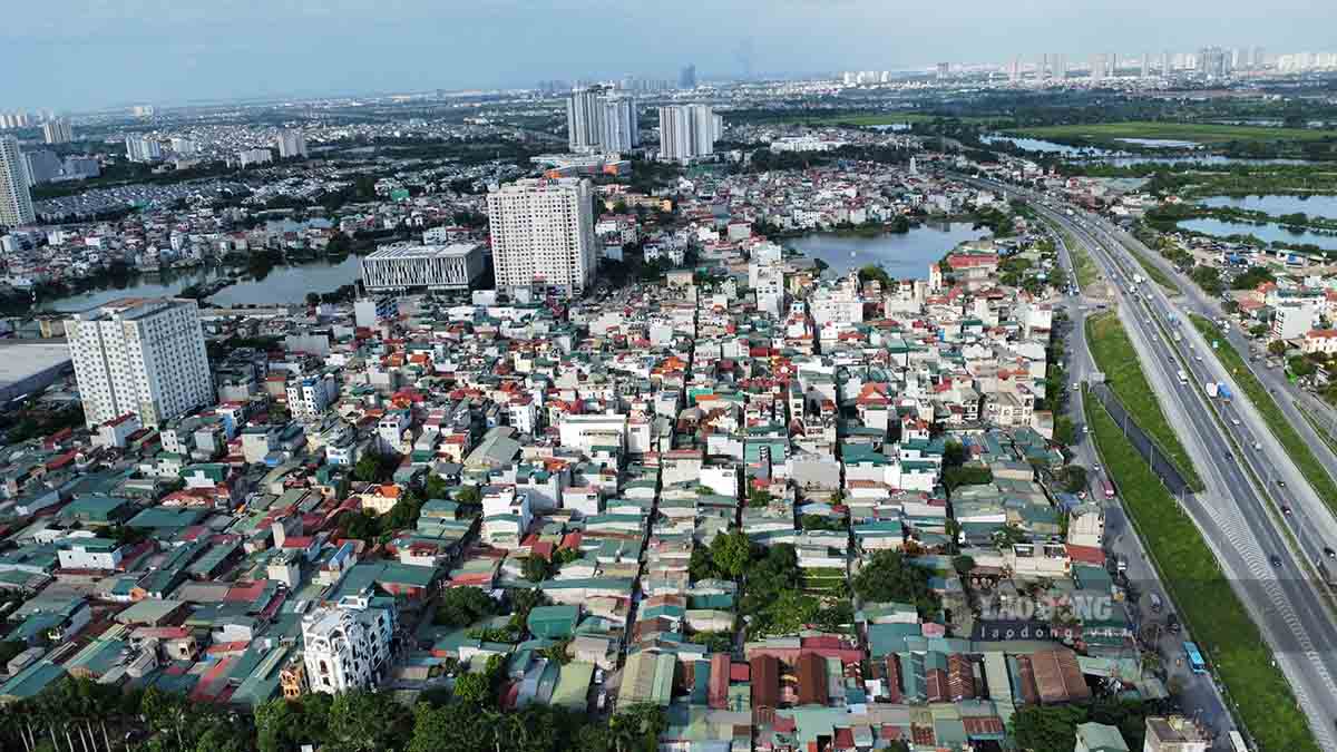 L'elaboration et l'ajustement de la planification des zones sont effectues simultanement avec l'elaboration et l'ajustement de la planification generale de la ville. Photo : Nguyen Tung.