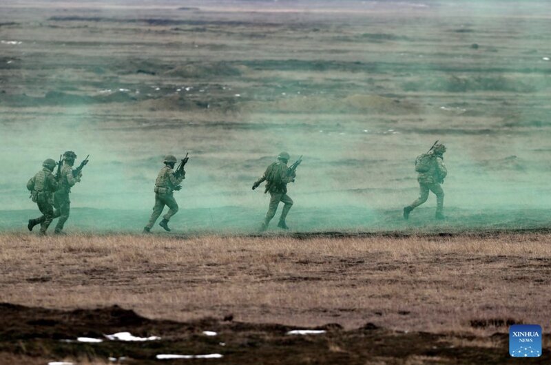 Soldados de la OTAN en un ejercicio. Los paises europeos incluidos algunos paises de la OTAN estan elaborando planes para desplegar fuerzas en Ucrania. Foto: Xinhua
