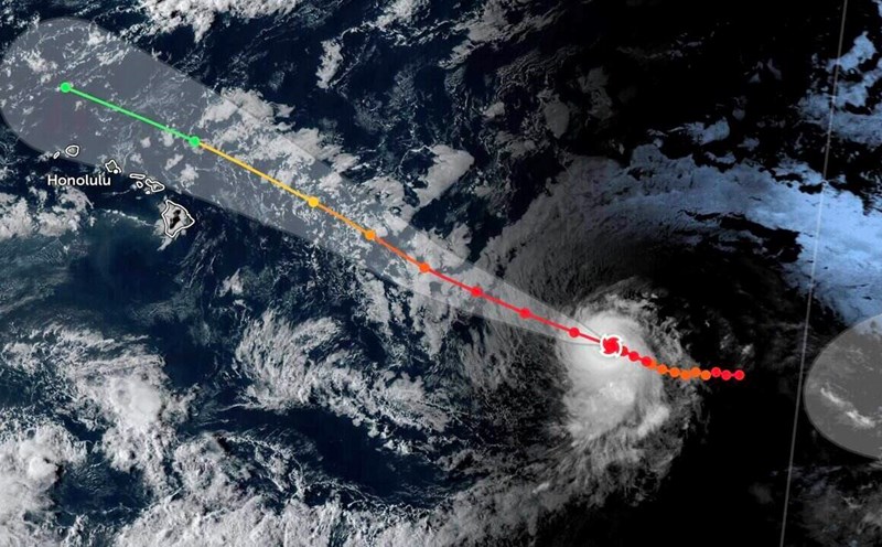 Hurricane Kiko strengthens back to Category 4. Photo: Zoom Earth