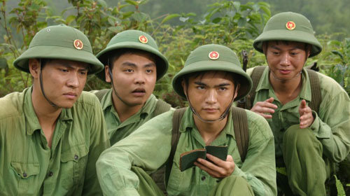 “Mui co chay” duoc nha nuoc dat hang ra mat vao dip ky niem 30.4 nam 2012. Phim cung lay de tai ve cuoc chien o Thanh co Quang Tri voi kinh phi it oi. Anh: Hang phim truyen Viet Nam cung cap