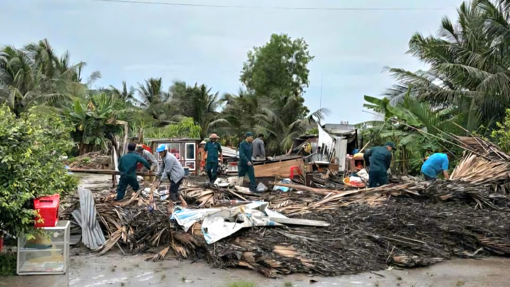 ヴィンビンコミューンで自然災害の被害を克服するのを支援する。写真:地元提供