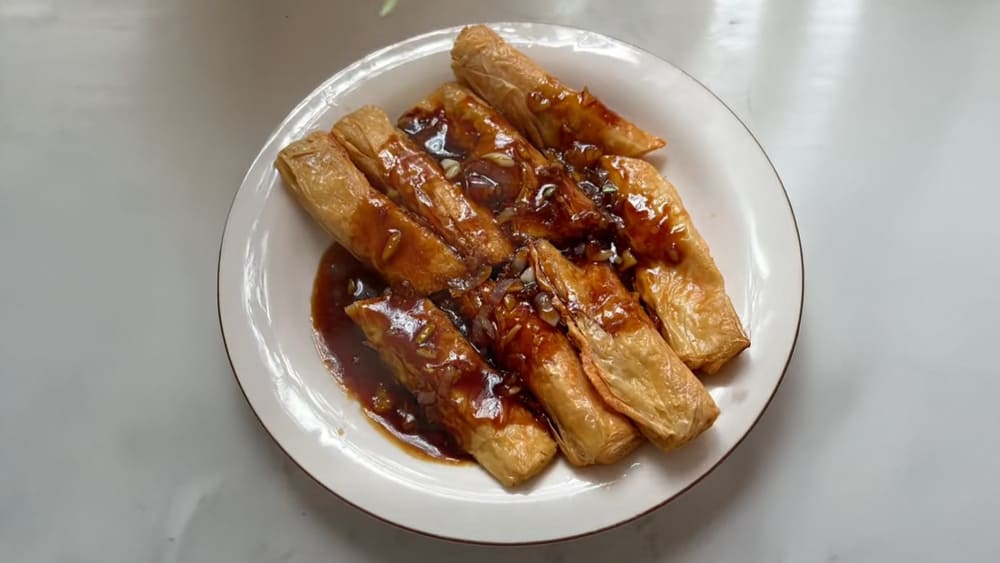 The vegetarian vegetarian oil sauce loty will make vegetarian offerings more diverse during the Vu Lan holiday season. Photo: Tuan Dat