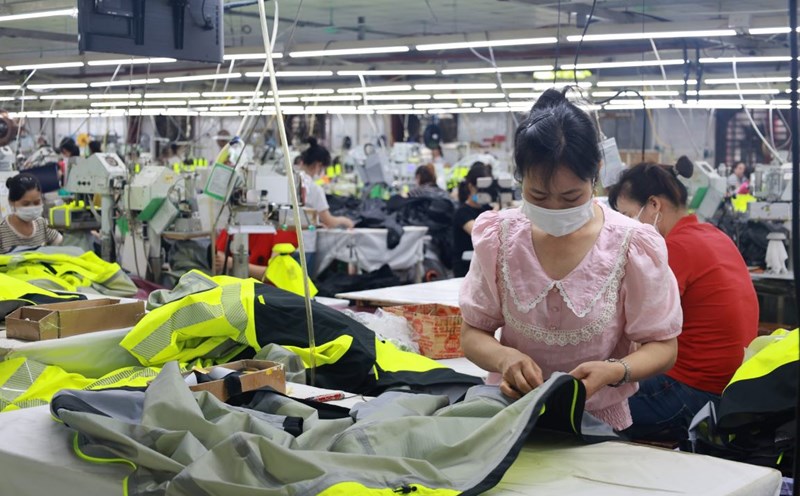 Employees are entitled to take a day off but still receive full pay according to the provisions of the 2019 Labor Code. Photo: Quyet Chien